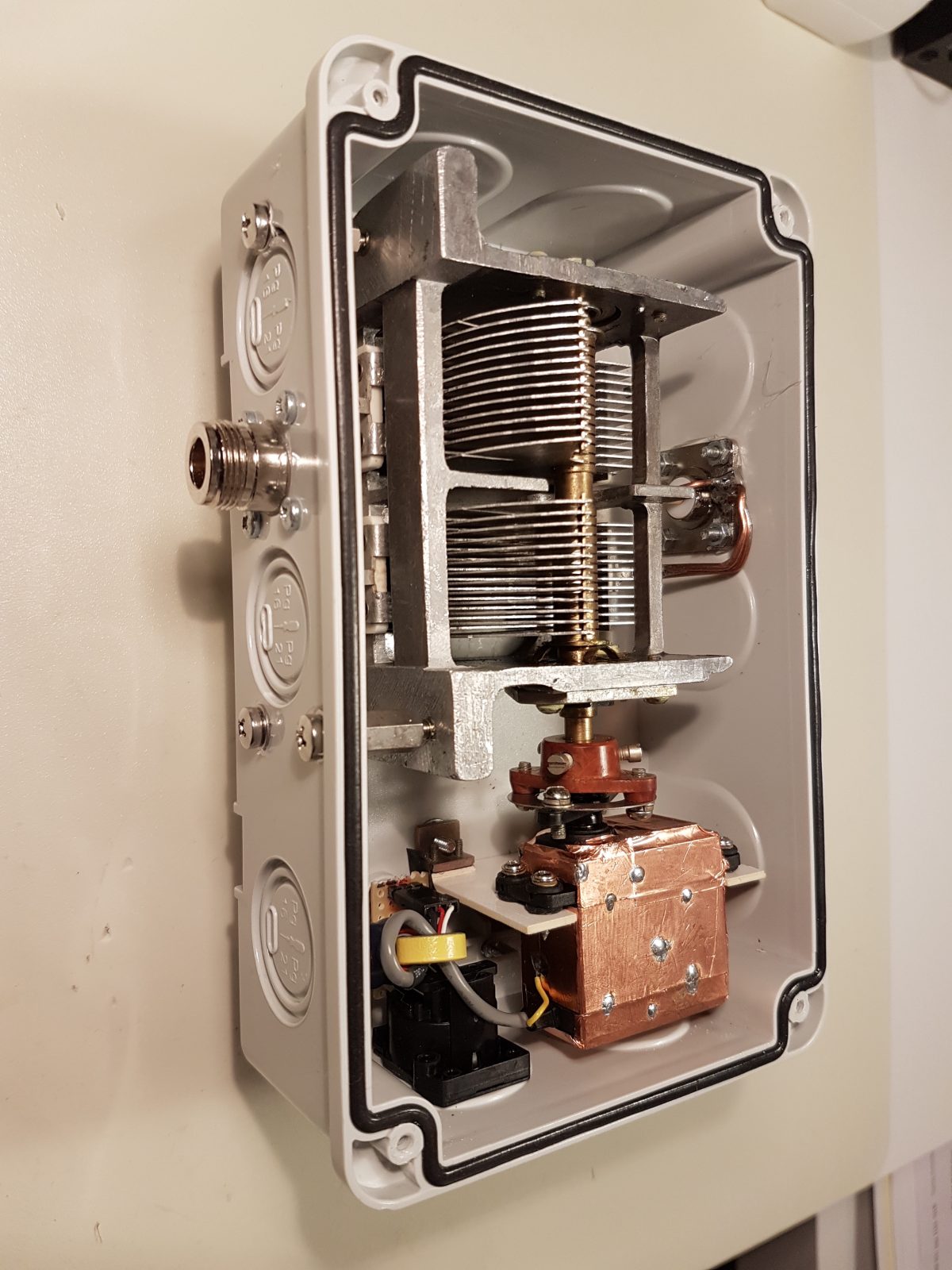Build a Magnetic Loop Antenna Controlled by Arduino | μF